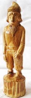 Резьба по дереву. Пожилой гном 